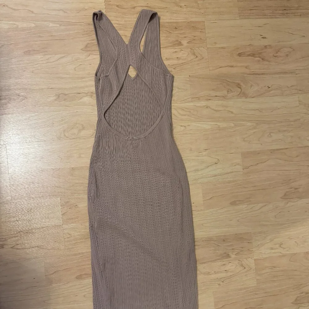 Ribbed V-Neck Tank Midi Dress with High Slit - Tan - Picture 4 of 5